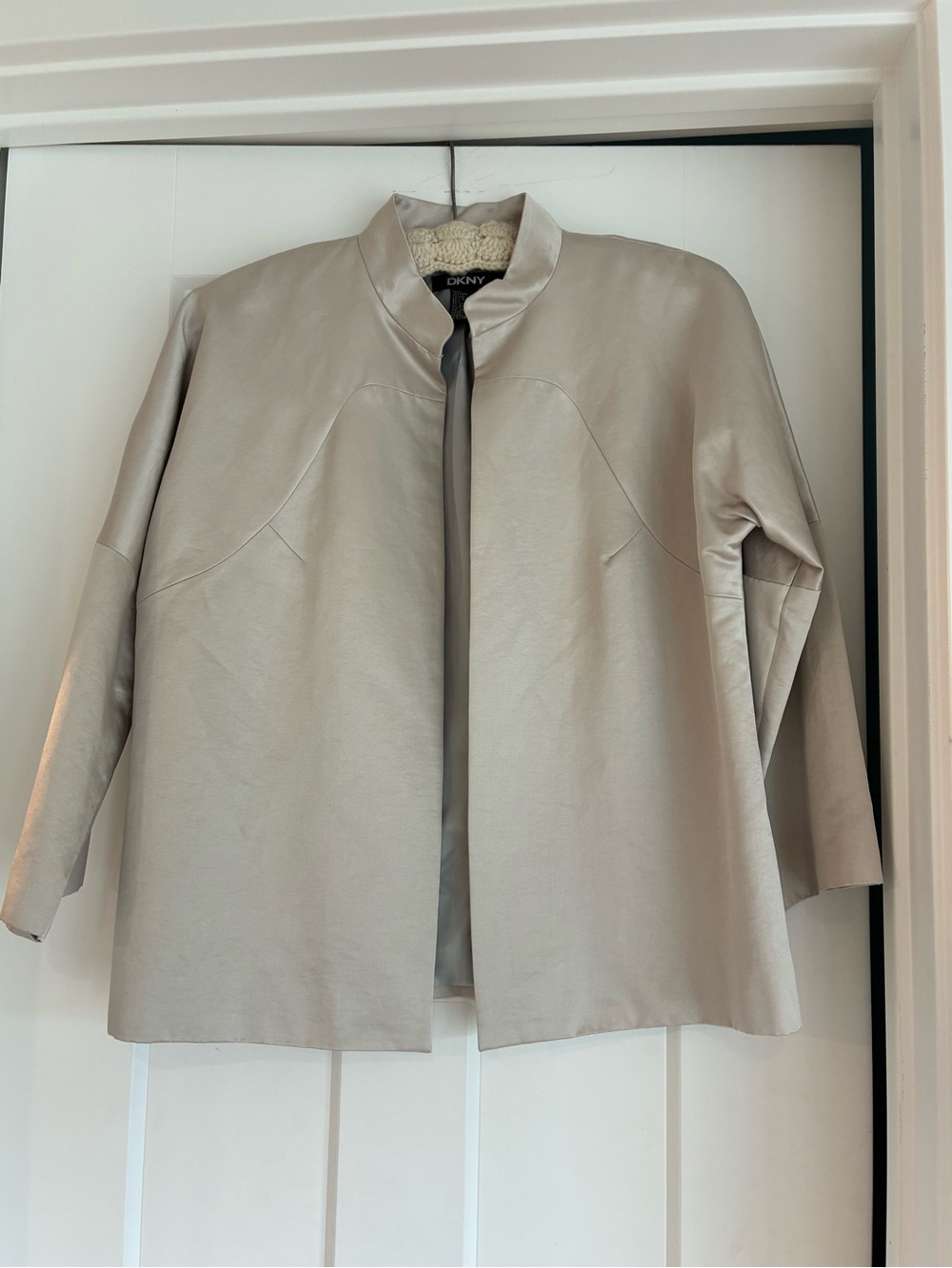 DKNY Women's Silk Blend  Beige Jacket Open Front Mandarin Collar Size 8 formal